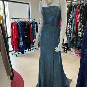 Elegant Blue Strapless Evening Gown